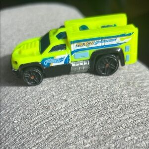 Hot Wheels Car Rescue Duty Track 1st Response 2012 Die Cast Car neon